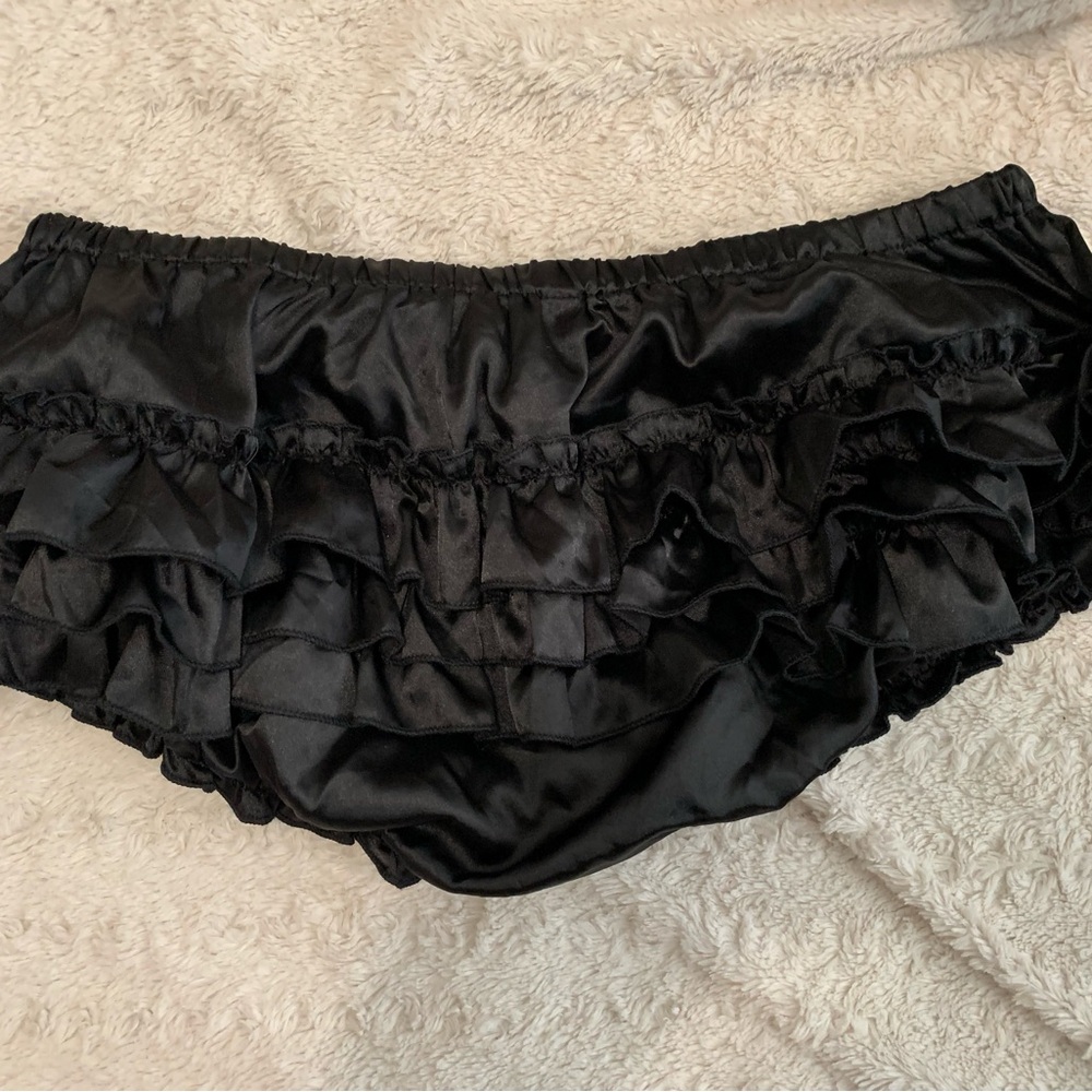 Black Ruffle Women's Panties - Picture 2 of 2